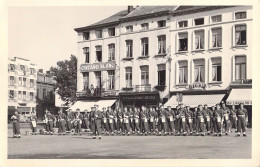 Photographie - Ciné Cord - Fanfare Militaire - Maison Ivon Devos - Dim:12/18cm - Guerre, Militaire