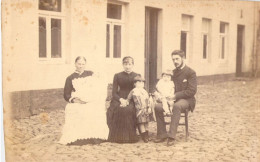 Photographie  - Flore - Henri - Amélie - Novembre 1884 - Dim:14/22 - Photo De Famille - Identified Persons