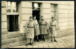 94 - MALMAISON - Poste De Malmaison , Soldats A La Pose  - CPA PHOTO - TTB - Autres & Non Classés