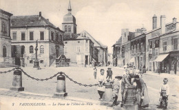 FRANCE - Vaucouleurs - La Place De L'hotel De Ville - Animé - Carte Postale Ancienne - Andere & Zonder Classificatie