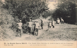 MILITARIA - La Grande Guerre 1914-15 - Une Chaude Alerte - Estafettes De Cavalerie Dans La Forêt- Carte Postale Ancienne - War 1914-18