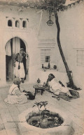 ALGERIE - Intérieur Arabe - Collection Idéale P - Femmes Algériennes Allongées Par Terre - Carte Postale Ancienne - Scene & Tipi