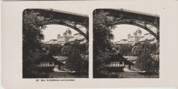 Carte Stéréoscopique 9x18 Cm Cartonnée SUISSE. BERN. Kirchfeldbrücke Und Bundeshaus - Bern