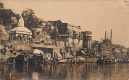 Inde - Ghats De Bénarès  - Vue Sur Le Fleuve Et Ses Bords  - Carte Postale Ancienne - Inde