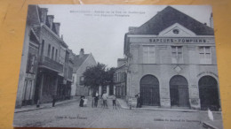 59 Bourbourg Entré De La Rue De Dunkerque ET HOTEL DES SAPEURS POMPIERS - Andere & Zonder Classificatie