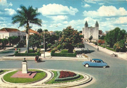 SÁ DA BANDEIRA, Angola - Praça Dos Fundadores  ( 2 Scans ) - Angola