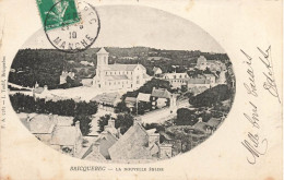 Bricquebec * Vue Sur La Place Et La Nouvelle église - Bricquebec