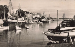 Noirmoutier * Le Port à Marée Montante * Bateaux - Noirmoutier