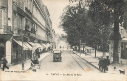 Laval * La Rue De La Paix * Automobile Voiture Ancienne - Laval