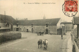 VÉLIZY Intérieur De La Cour De La Ferme - Velizy