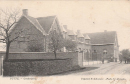 2 Oude Postkaarten   Putte  Bij Mechelen Gendarmery Gendarmerie  Meisjesschool 1905  Uitgever Schrijvers - Putte