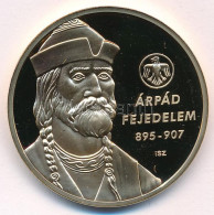 Ifj. Szlávics László (1959-) 2011. "Nagy Magyarok / Árpád Fejedelem" Aranyozott Cu Emlékérem Tanúsítvánnyal (40mm) T:PP - Sin Clasificación