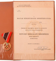 1967. "Bányász Szolgálati Érdemérem Arany Fokozata" Műgyantás Fém Kitüntetés Mellszalagon, Adományozói Lappal T:AU - Sin Clasificación