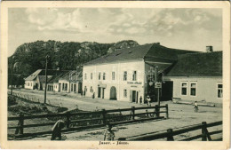 T2 1934 Jászó, Jászóvár, Jasov; Vendéglő A Zöld Fához, Schicht Reklám / Hostinec / Restaurant, Street - Sin Clasificación