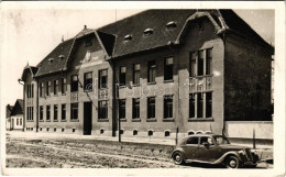 T2/T3 1943 Topolya, Bácstopolya, Backa Topola; Polgári Iskola, Automobil / School, Automobile (EK) - Ohne Zuordnung