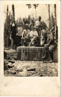 * T2/T3 Első Világháborús Osztrák-magyar Napfürdőző Katonák A Fronton / WWI K.u.k. Military, Sunbathing Soldiers. Photo  - Unclassified