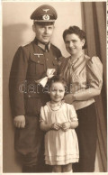 T2 1940 Pilot With His Family, Maria Hlawka Photo - Ohne Zuordnung
