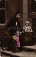* T4 1908 Krampusz Virgáccsal és Gyerekekkel / Krampus With Birch And Children (b) - Ohne Zuordnung