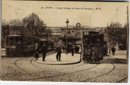 69  LYON 02  -   COURS VERDUN ET GARE DE PERRACHE  --  TRAMWAY BEAU PLAN - Lyon 7