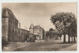 Lusignan Vienne école De Garçons Et Mairie édition Cim Combier - Lusignan