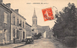 Angrie         49         Une Rue  .  Voiture Ancienne Renault      N° 2027       (voir Scan) - Andere & Zonder Classificatie