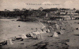 St Saint-Quay-Portrieux (Côtes-du-Nord) La Plage Et Les Falaises - Edition J.P. Barat - Carte N° 1742 - Perros-Guirec