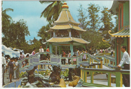 Haw Par Villa - Large Throngs Of Holiday Crowds - 'Pavilion' - Singapore - Singapour