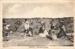 DJIBOUTI - Tresseuses De Nattes - Carte Postale Ancienne - Djibouti