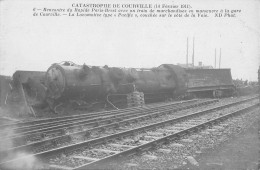 CPA 28 CATASTROPHE DE COURVILLE 1911 / RENCONTRE DU RAPIDE PARIS BREST AVEC UN TRAIN DE MARCHANDISES - Courville
