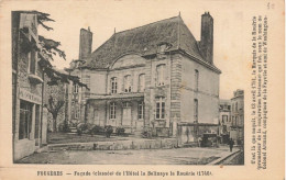 Fougères * Façade De L'hôtel De La Belinaye La Rouërie * 1740 - Fougeres