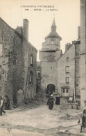 Besse * Rue Et Le Beffroi - Besse Et Saint Anastaise