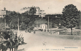 FRANCE - Pau - L'Avenue De La Gare - Voitures Et Chevaux - Gendarmes - Carte Postale Ancienne - Pau