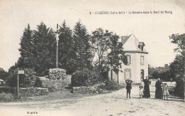 Massérac * Le Calvaire Du Village , Dans Le Haut Du Bourg * Villageois Enfants - Sonstige & Ohne Zuordnung