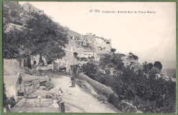 CPA Vue Peu Courante - ARDECHE - LE TEIL - ENTRÉE SUD DU VIEUX BOURG - Animation Au Lavoir - Le Teil