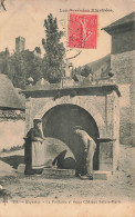 FRANCE - Esquièze - La Fontaine Et Vieux Château Sainte Marie - Couple - Carte Postale Ancienne - Luz Saint Sauveur