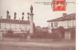 L'ISLE JOURDAIN ( 86 ) - Statue De L'Evêque De ....?? - L'Isle Jourdain