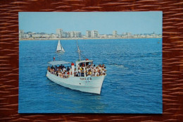 85 - LES SABLES D'OLONNE :  " PILOTE GARNIER ", Promenade Et Pêche En Mer . - Sables D'Olonne