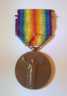 Médaille Militaire Grande Guerre Pour La Civilisation 1914-1918 - Francia