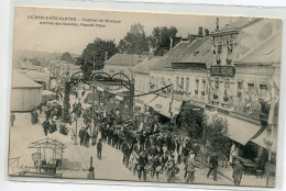 61 LE MELE MESLE Sur SARTHE Festival De Musique Arrivée Des Sociétés Grande Place 1910    D06 2022 - Le Mêle-sur-Sarthe