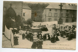 63 MANZAT Localisé à - La Messe En Plein Air  Pélerins Sur La Place  Pres De La Croix  1900 Dos Non Divisé   D06 2022 - Manzat