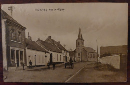 HARCHIES - RARE CPA - RUE DE L EGLISE - TRES BELLE ANIMATION EGLISE ATTELAGE COMMERCE - Autres & Non Classés