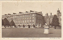 AK 189055 ENGLAND - London - Hampton Court Palace - East Front - Hampton Court