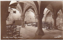 AK 189057 ENGLAND - York - Minster - The Crypt Chapel - York