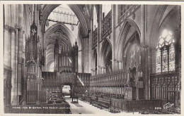 AK 189066 ENGLAND - York - Minster - The Choir Looking West - York