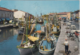 CARTOLINA  CESENATICO,CESENA,EMILIA ROMAGNA-PORTO CANALE-SPIAGGIA,MARE,SOLE,VACANZA,BARCHE A VELA,VIAGGIATA 1970 - Cesena