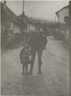 FONTAINES SUR GRANDSON SUISSE PHOTO 12 X 8 EN PROMENADE AU VILLAGE - Grandson