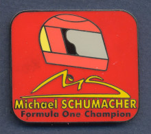 Pin's Compétition / Formule 1 - Pilote Michael Schumacher. Est. Michael Schumacher Collection. Zamac. T1001B-22 - F1