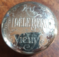 Boite Metallique Emboutie ♥ AU FIDELE BERGER ♥ , VICHY  - Boîtes