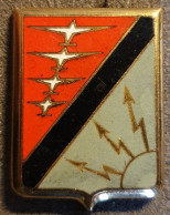 Insigne Militaire 24 , Base Aérienne 902, CONTREXEVILLE, émail, Sans Sigle - Airforce