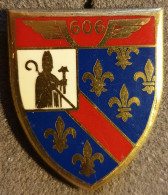 Insigne Militaire 76 , Entrepôt Armée De L’Air 606, VARENNES , Drago A 648 - Airforce